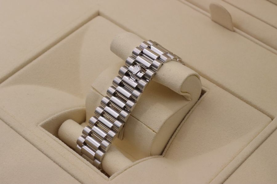 Rolex Day-Date 40 228396 TBR